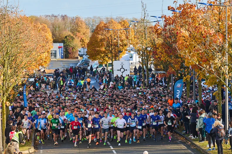 Le cross Gruau Laval et ses 1 500 participants venus dans entreprises Mayennaises